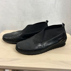 TheFLEXX Black Genuine Leather Stretch Run Elastic Wrap Style Slip On Sz 6